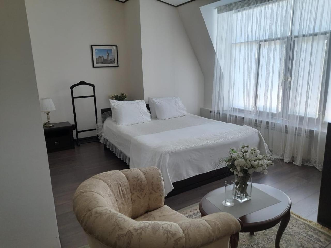 Hotel Krez Къзълорда Екстериор снимка